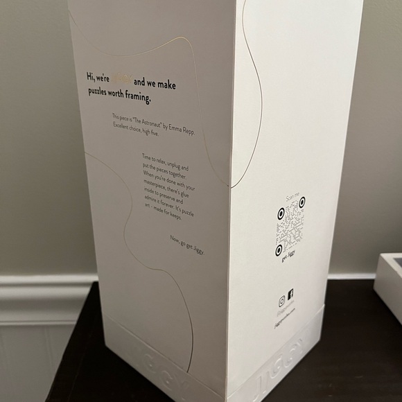 JIGGY The Astronaut Emma Repp 800 Piece Jigsaw Puzzle - Picture 4 of 5